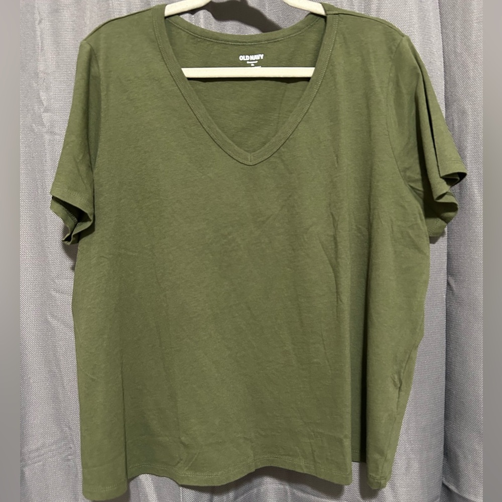 NWOT Women’s SS EW Alpine Tundra Jersey Knit V-Neck T-Shirt